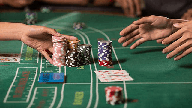 Giải quyết các câu hỏi về đặt cược và cách chơi trong Baccarat Giai quyet cac cau hoi ve dat cuoc va cach choi trong Baccarat