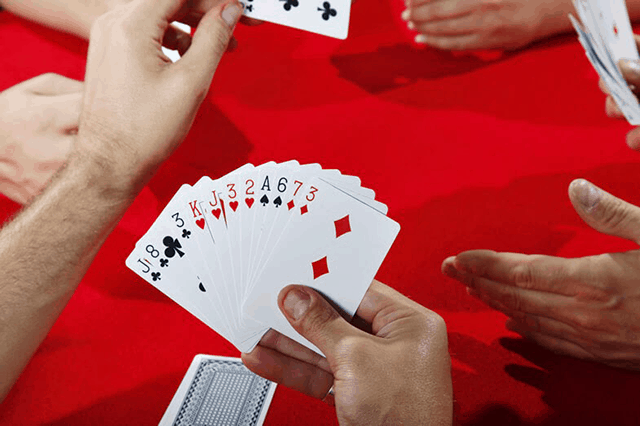 Cách chơi bài tiến lên miền Bắc dễ hiểu nhất Cach choi bai tien len mien Bac de hieu nhat