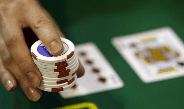 Mô hình từ hai biến thể Poker khác nhau Casino Hold'em Poker và Oasis Poker Mo hinh tu hai bien the Poker khac nhau Casino Hold'em Poker va Oasis Poker