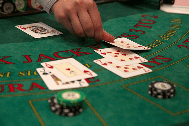 Chỉ bạn 2 cách chơi Blackjack bịp từ các cao thủ hàng đầu Chi ban 2 cach choi Blackjack bip tu cac cao thu hang dau