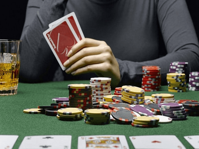 Poker là gì? Mẹo chơi cực đỉnh giúp bạn dễ thắng từ cao thủ Poker la gi? Meo choi cuc dinh giup ban de thang tu cao thu