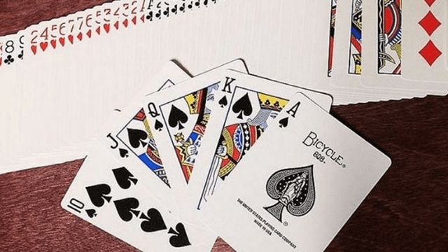 Trong game bài tiến lên tứ quý sẽ được sử dụng chặn những quân bài nào Trong game bai tien len tu quy se duoc su dung chan nhung quan bai nao