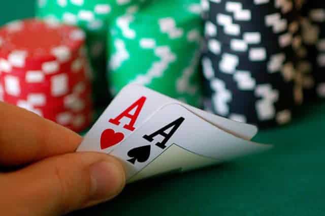 Luật chơi Blackjack cơ bản cho những tay chơi mới Luat choi Blackjack co ban cho nhung tay choi moi