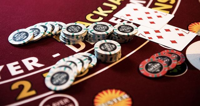 Những sai lầm làm tăng khả năng thua cược trong Blackjack mà bạn cần tránh Nhung sai lam lam tang kha nang thua cuoc trong Blackjack ma ban can tranh