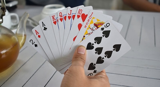 Bí quyết chơi Tiến lên như một chuyên gia và đạt được kết quả tuyệt vời Bi quyet choi Tien len nhu mot chuyen gia va dat duoc ket qua tuyet voi