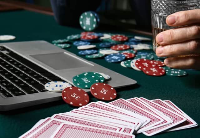 Cách giúp bạn nâng cao kỹ năng đánh bài Sâm lốc để luôn thắng được đối thủ Cach giup ban nang cao ky nang danh bai Sam loc de luon thang duoc doi thu