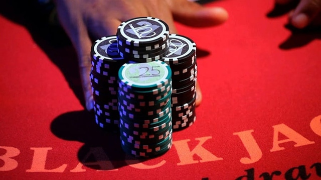 Điều mà người mới cần chuẩn bị tốt để khi chơi Blackjack không bị thua tiền Dieu ma nguoi moi can chuan bi tot de khi choi Blackjack khong bi thua tien