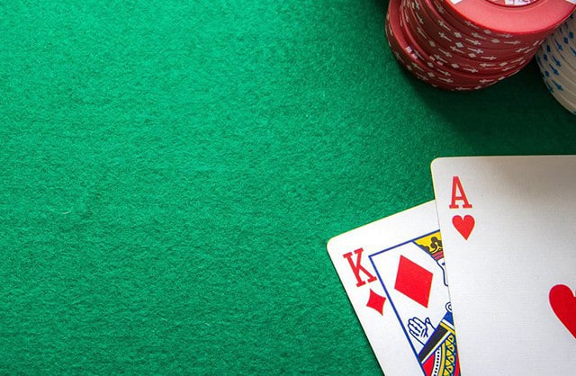 Những sai lầm trong Poker khiến bạn để thua đối thủ dễ dàng cần phải tránh Nhung sai lam trong Poker khien ban de thua doi thu de dang can phai tranh
