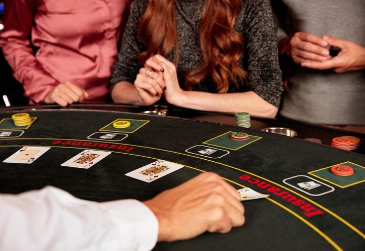 Chơi Blackjack online như thế nào để luôn dễ dàng thắng nhà cái